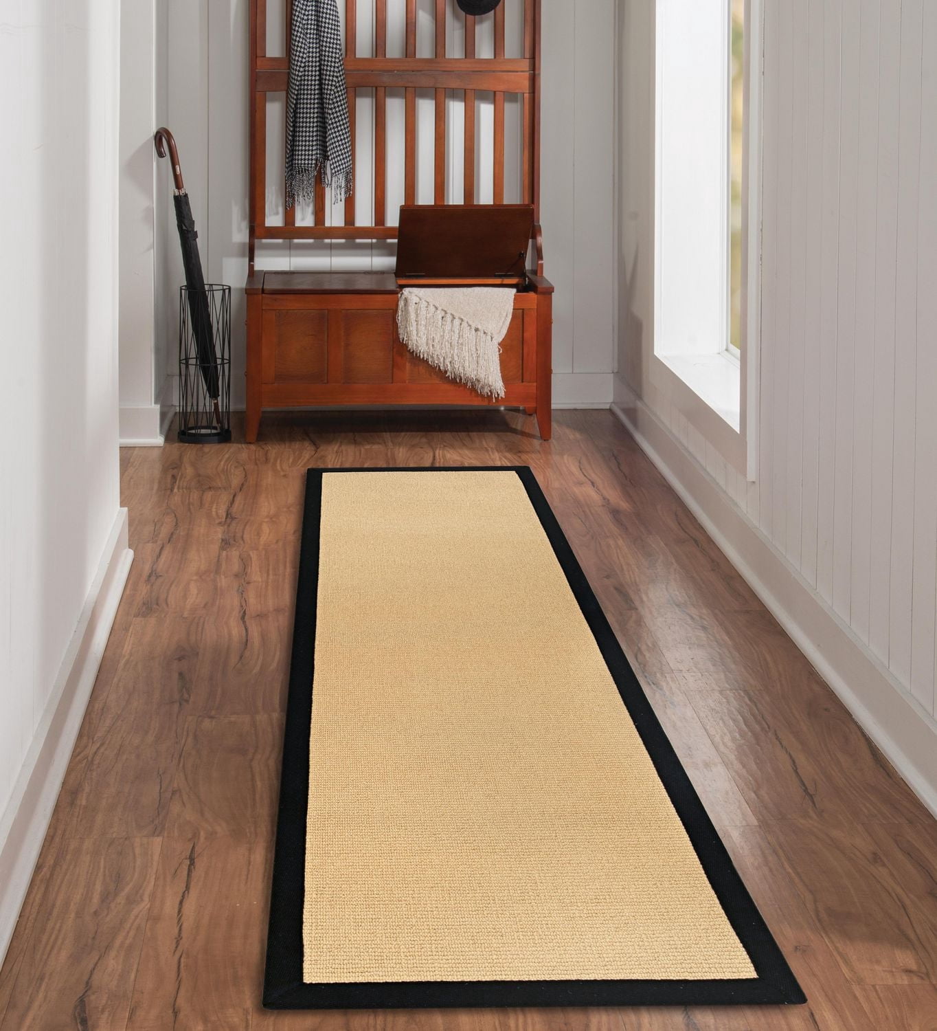 Tapis de couloir Athena sisal et noir 2 pi 6 po x 12 pi