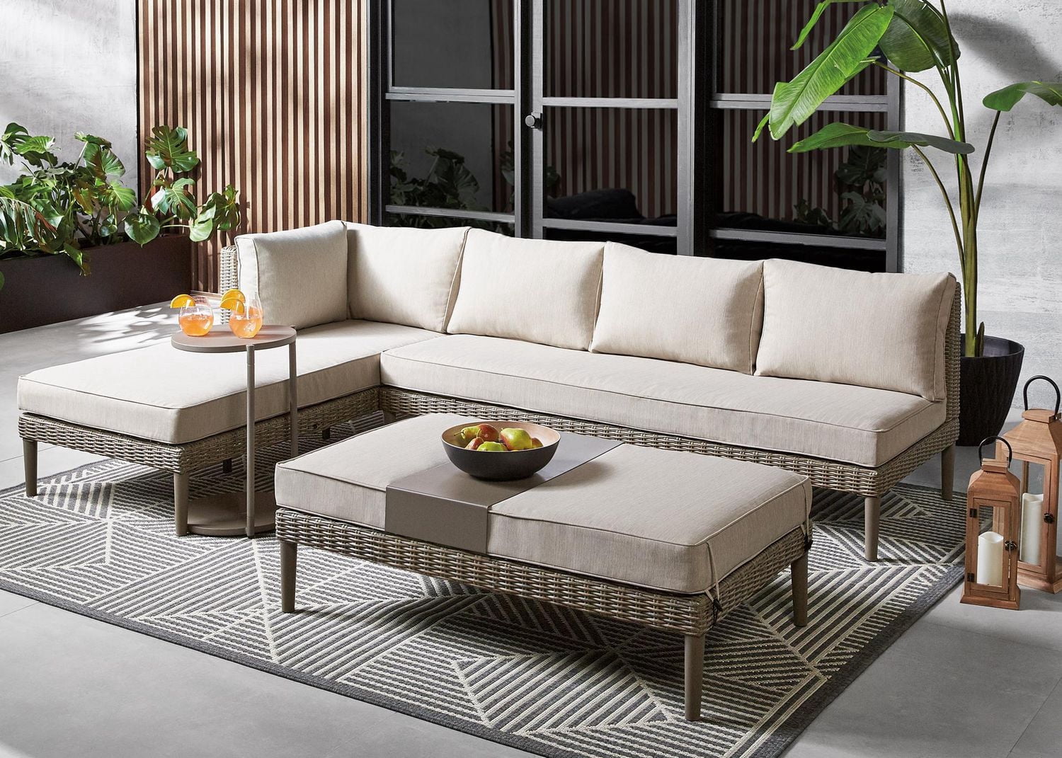 hometrends Mysa Sectional Set
