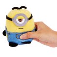thumbnail image 3 of Les Minions Serre et chante Carl, 3 of 5