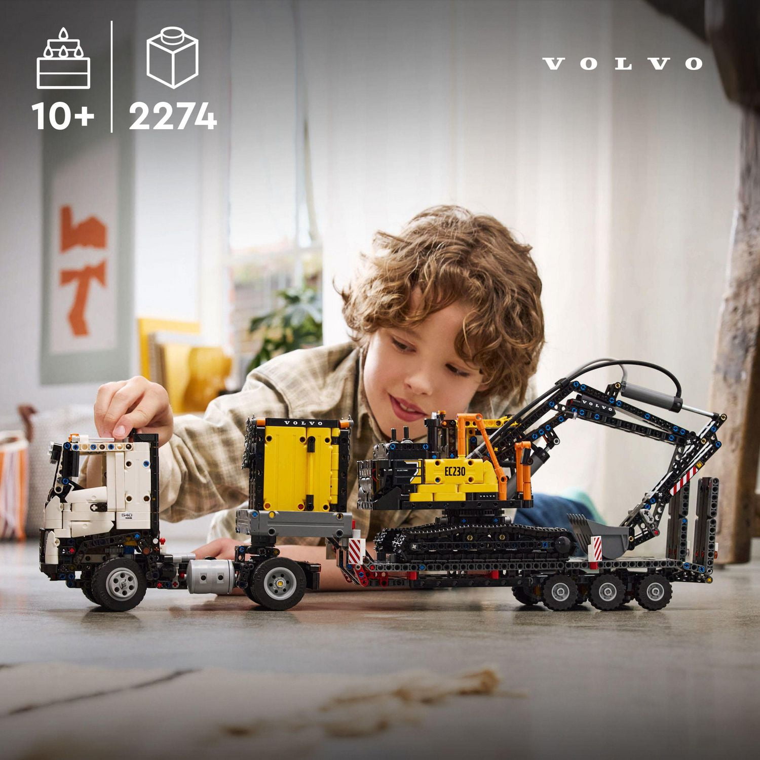 LEGO Technic Le camion Volvo FMX et l’excavatrice électrique EC230 42175 Ensemble de construction (2274 pièces)