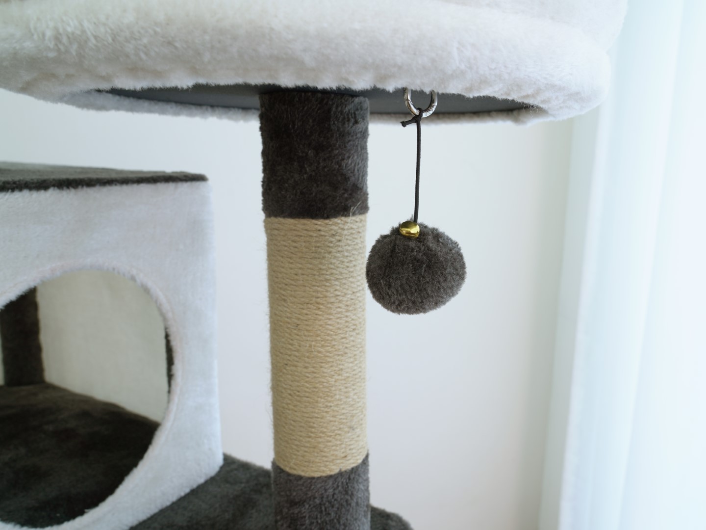 Home4Cat arbre à chat de 74,8 po à 8 niveaux avec deux niches, un hamac douillet, des griffoirs en sisal et deux jouets stimulants