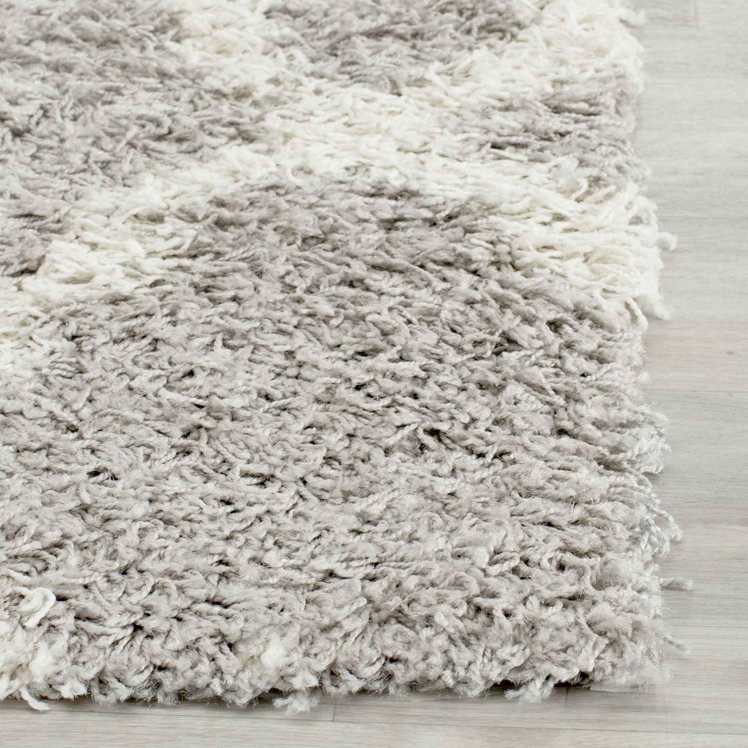 Safavieh Dallas Logan Geometric Shag Area Rug