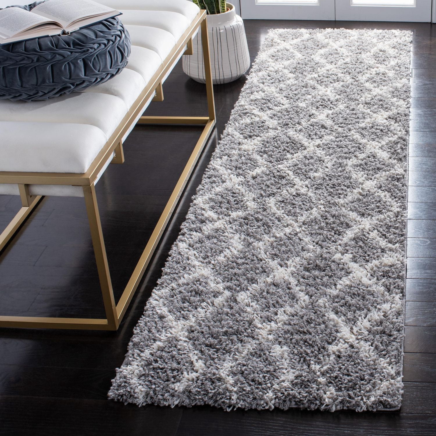 Safavieh Venus Nanda Geometric Shag Area Rug
