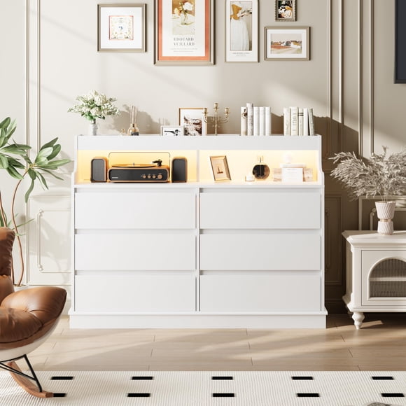 Commode pour Chambre, Commode Moderne Meuble Télé avec Lumières DEL et Station de Recharge et 6 Tiroirs et Tablette Ouverte, Commode de 51 Pouces de Large, Organisateur à Deux Tiroirs pour Salon, Blanc