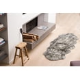 thumbnail image 2 of TAPIS DOUBLE EN PEAU DE MOUTON NOUVELLE-ZÉLANDE 2'X 6', 2 of 3