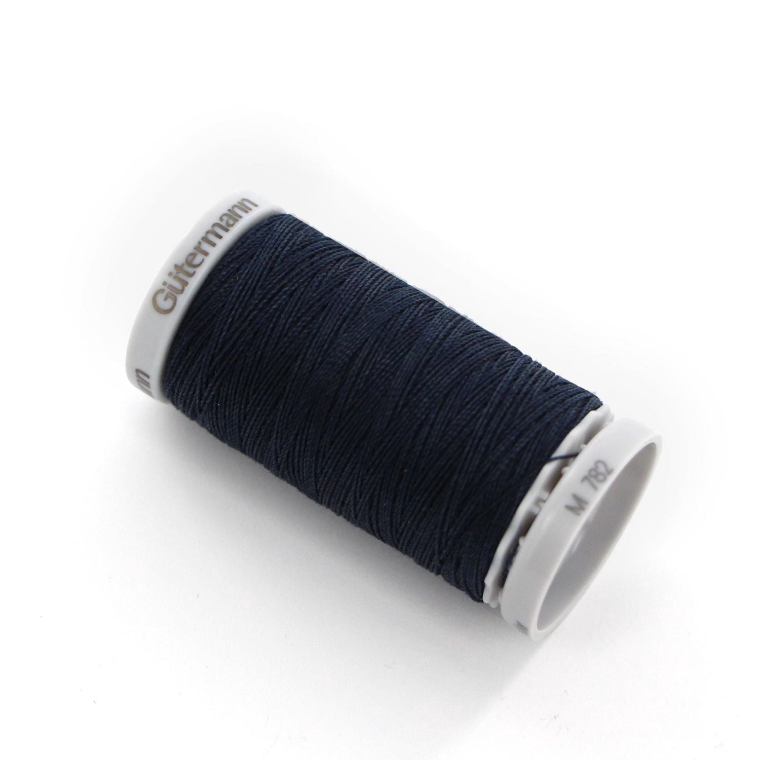 GÜTERMANN Extra Strong polyester fil 100 m (109.4 yd) No. 40