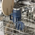 thumbnail image 4 of YETI Rambler 20 oz Gobelet de Voyage avec Couvercle à Paille Rabattable &#2013265922?? Acier Inoxydable, Isolé sous Vide, Étanche, Compatible avec Porte-Gobelet, Bleu Marine, 4 of 9