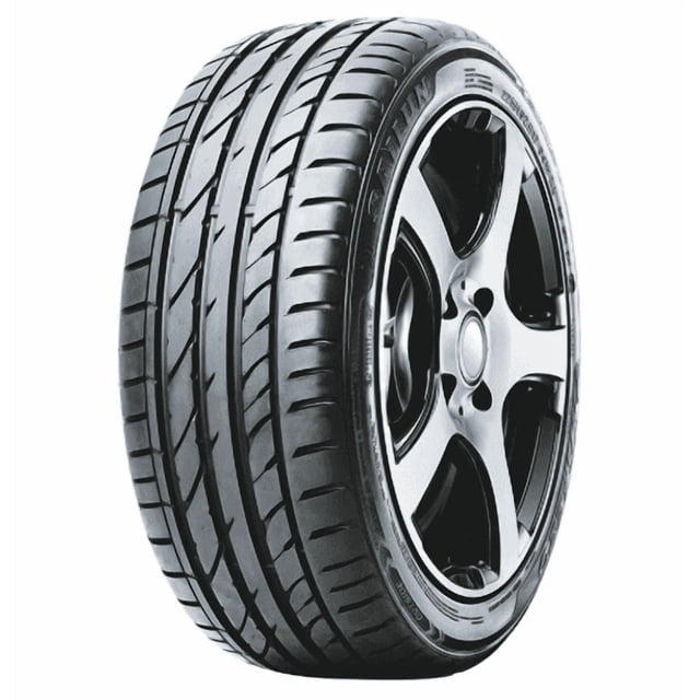 Sailun Atrezzo Pneu ZSR 215/35R17 TG 83W Pneu de performance sport Montré dans une Vue de Profil 3/4 Monté sur une Roue en Alliage Noire et Argent, avec un Motif de Bande de Roulement Directionnel Conçu pour l'Été avec une traction sur Sol Mouillé Améliorée et une Réactivité de Direction, Convient aux Voitures de sport et de Tourisme de Luxe.