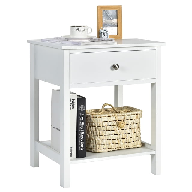 Costway Table de Chevet avec Tiroir et Tablette de Rangement en Bois, Table d'Appoint pour Canapé en Blanc. Cette Table de Chevet Compacte et Moderne Présente un Plateau Spacieux, un Tiroir Coulissant avec Bouton Rond et une Tablette Inférieure Ouverte pour un Rangement Supplémentaire. Fabriquée en MDF de Qualité Supérieure et Bois d'Ingénierie, Elle Offre Durabilité et Stabilité. Convient aux Chambres, Salons Ou Entrées, Elle s'Intègre Sans Couture à Divers styles de Déco pour la Maison. Dimensions : 19 Pouces de long, 16 Pouces de Large et 23 Pouces de Haut.