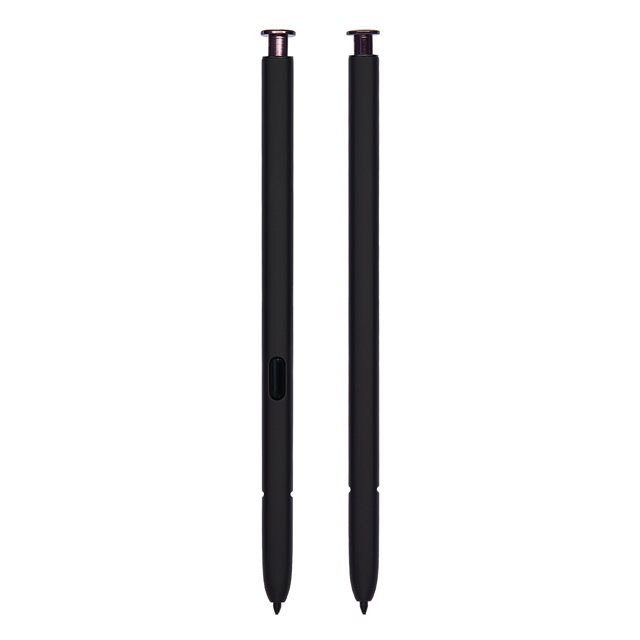 Stylet de Remplacement Compatible pour Samsung Galaxy S22 Ultra en Bourgogne, Montré en Vue avant et Latérale. Ce Stylet de Rechange Présente une Pointe au Toucher Doux pour la protection de l'Écran, une Conception Légère pour un Contrôle Précis, et Est Sans Pile pour une Utilisation Ininterruption. Compatible avec les Modèles S908.