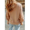 thumbnail image 3 of FOLUNSI Haut en Dentelle Polyvalent Col en V : Élégance Patchwork, Transition Sans Couture, 3 of 8