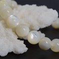 thumbnail image 2 of Angelstones Bracelet Extensible Unisexe en Perles Rondes 8 mm en Nacre Blanche Naturelle, 2 of 3