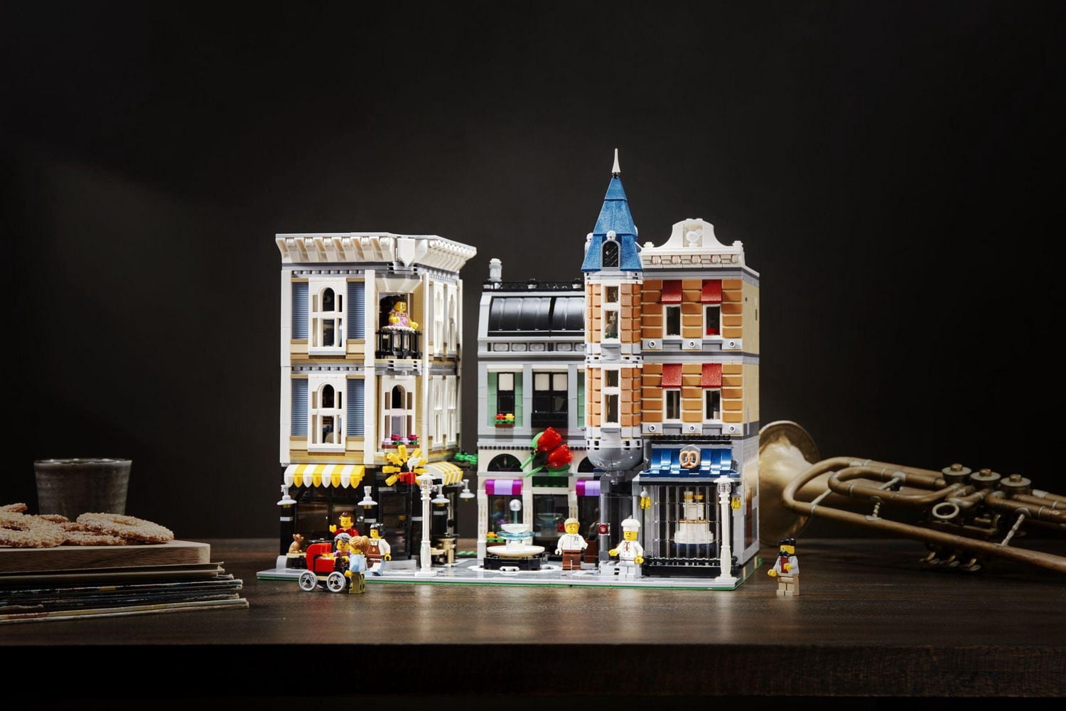 LEGO Creator Expert La place de l'assemblée (10255)