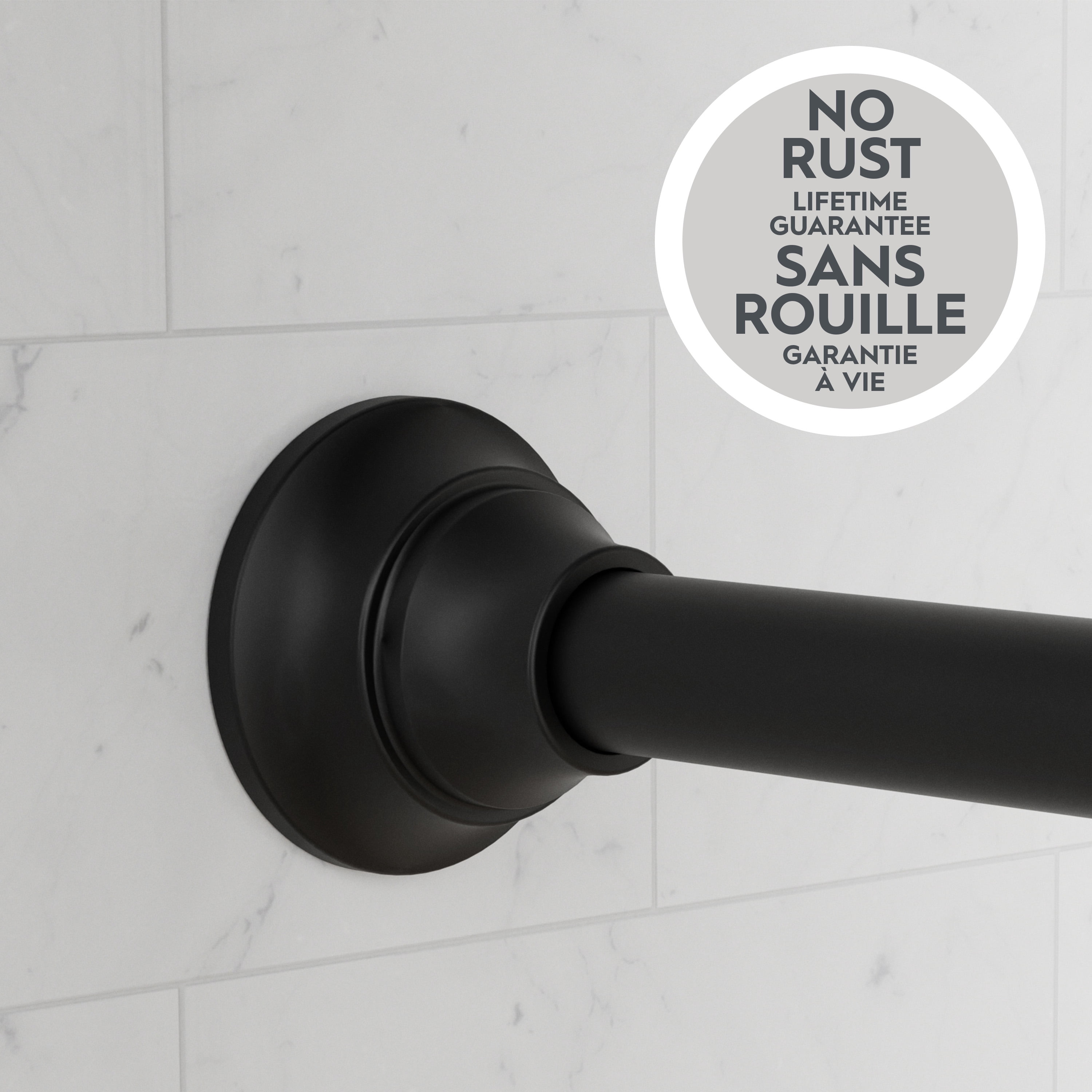 Tringle à rideau de douche à tension réglable moderne Better Homes & Gardens, antirouille, avec embouts décoratifs ondulés, 135 à 218 cm, noir mat