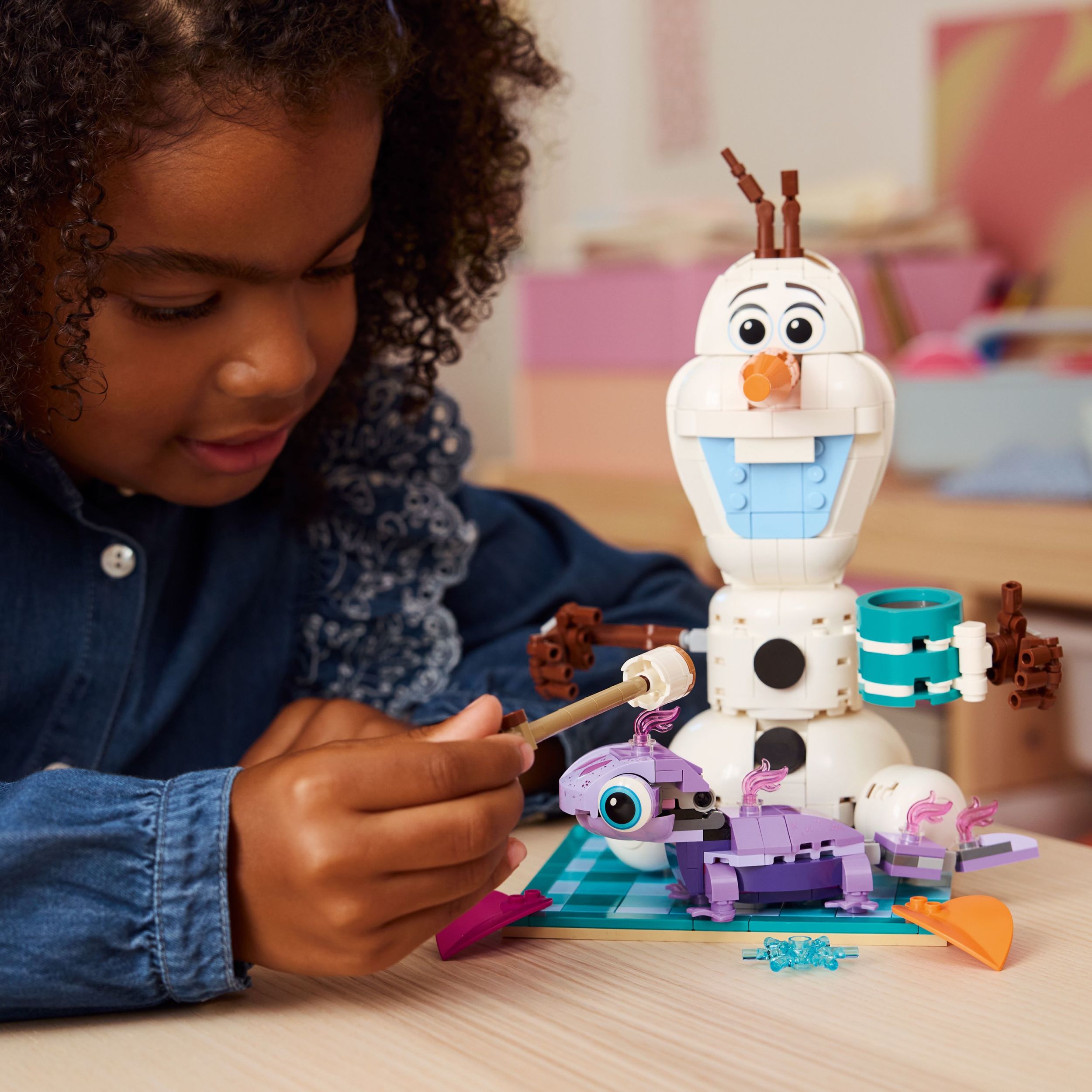 LEGO Disney La Reine des Neiges Le Pique-Nique Amusant d’Olaf et Bruni 43287