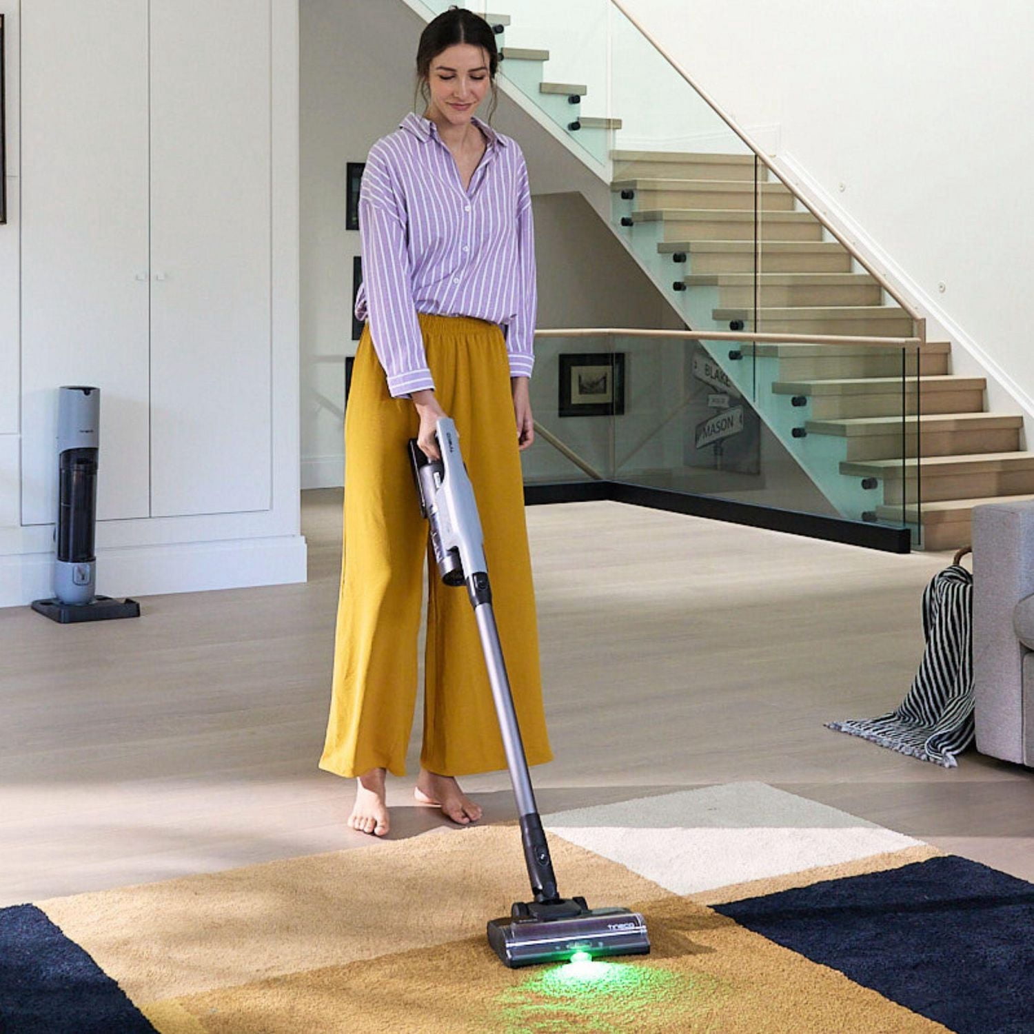 Tineco GO Station Aspirateur-balai sans fil avec station de recharge et vidage automatique