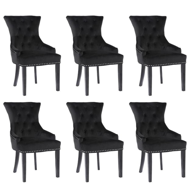 Ensemble de 6 Chaises de Salle à Manger ISABELLA avec six Chaises de Salle à Manger en Velours Noir, Dotées de Dos Capitonnés, d'Une Garniture de Clous Décoratifs, d'Un Coussinage en Mousse Haute Densité, de Cadres en Bois et de Pieds en Bois de Caoutchouc Noir, Disposées à l'Avant sur un Fond Blanc, Convenant aux Sièges de Cuisine et de Salle à Manger.