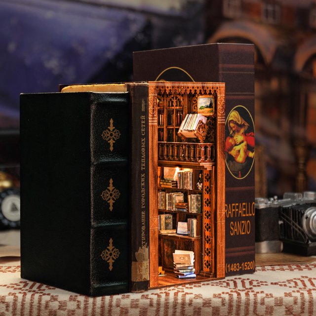 Tradeopia Casse-Tête en Bois 3D Éternel Librairie Bricolage Kit de Coin Livre Comprenant une Bibliothèque miniature en Bois Détaillée avec Motifs Sculptés, de Petits Livres et un Coin Lecture Douillet, Placé entre Deux Couvertures de Livre Décoratives sur un Tissu à Motifs, Idéal pour les Amateurs de Bricolage et de Casse-Têtes.