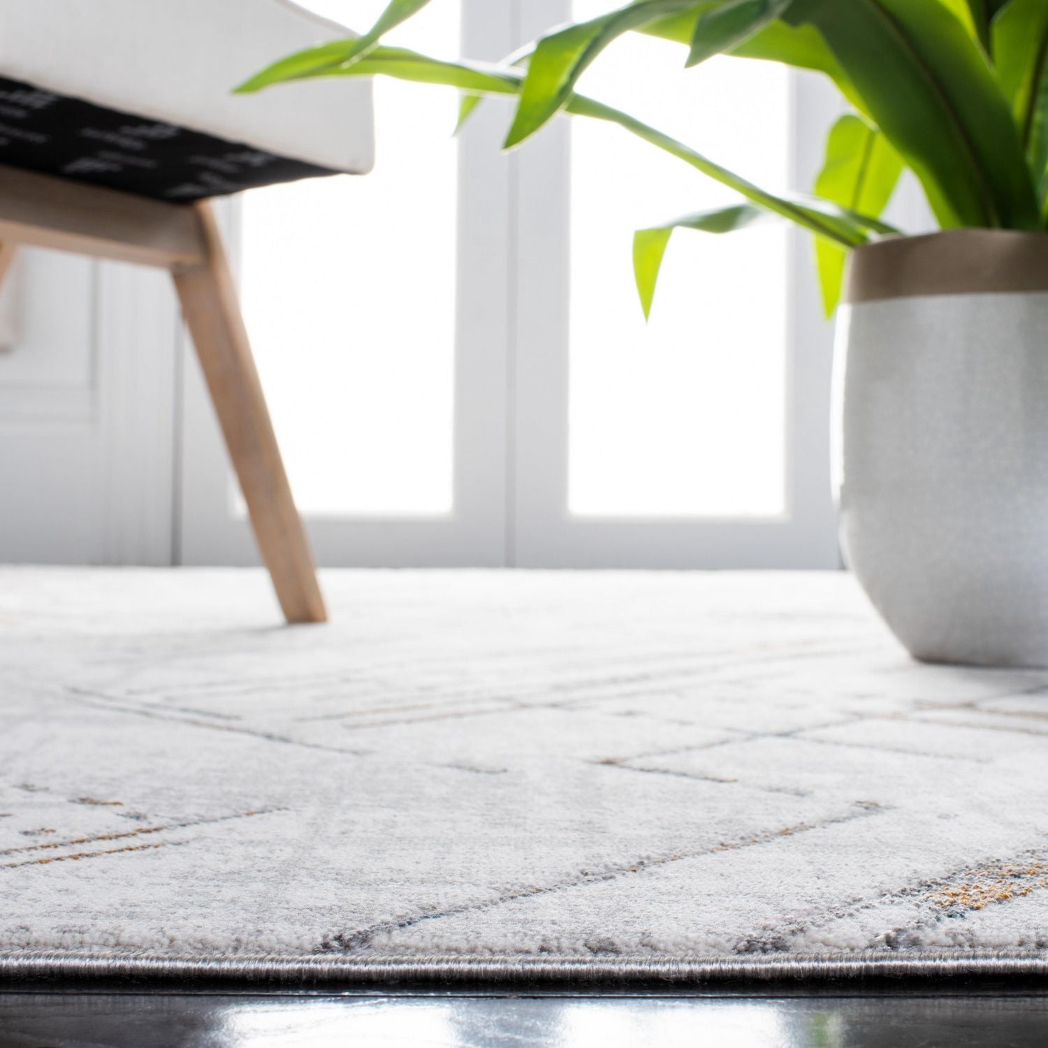 SAFAVIEH Sonoma Meriel Contemporary Abstract Area Rug
