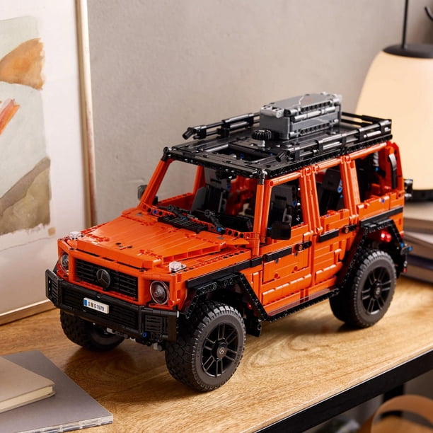 LEGO Technic Mercedes-Benz G 500 PROFESSIONAL Line Car Building