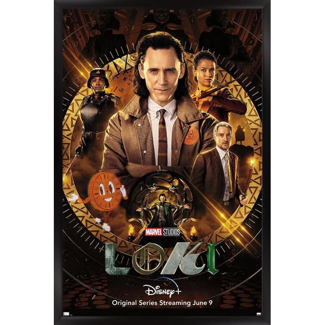 Marvel Loki - Affiche Murale d'Une Feuille, 14,725 Po x 22,375 Po Encadrée Présentant une Vue Centrée Orientée vers l'Avant de Loki avec une Veste Brune et une Cravate Rayée, Entourée d'Autres Personnages Principaux de la Série sur un Fond Circulaire Doré avec des Symboles Mystiques, Incluant les logos Marvel Studios et Disney+ et le Texte « Original series Diffusion en Continu 9 Juin ».