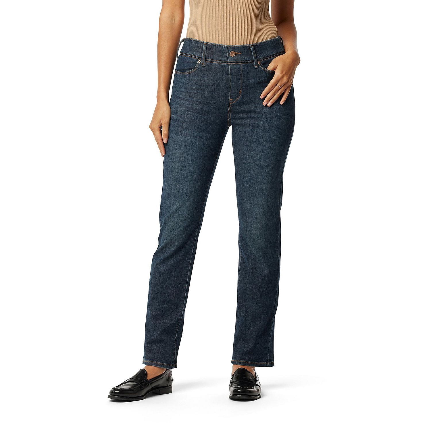 Levi Strauss Signature™ Women’s Shaping Perfect Pull-On Straight Jeans