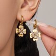 thumbnail image 2 of AEXTO Collier Ras-du-Cou Fleur de Trèfle Fleurs Plaquées Or 3D Collier Y2k Collier pour Femmes Bijoux Mode Cadeaux, 2 of 9
