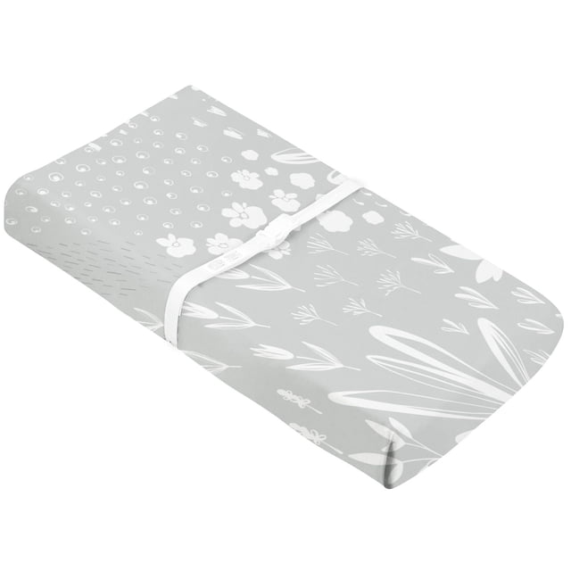 Kushies Housse de Matelas à Langer avec Fentes pour Sangles en Percale 100 % Coton, Gris Lapin, avec Motifs Floraux Blancs et Abstraits sur Fond Gris, Housse Ajustée Entièrement Élastiquée Conçue pour s'Adapter Solidement aux Matelas à Langer de 17 x 33 x 3 Pouces pour Garderies de Bébé.