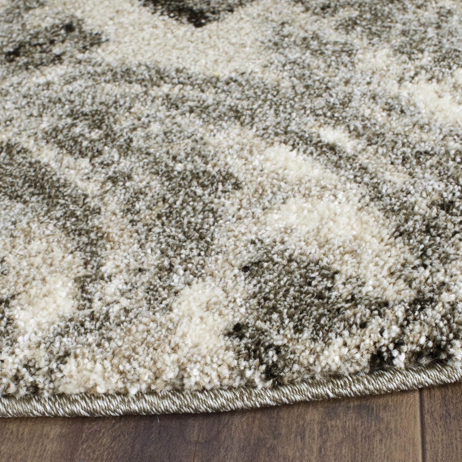 Safavieh Retro Corynn Abstract Area Rug