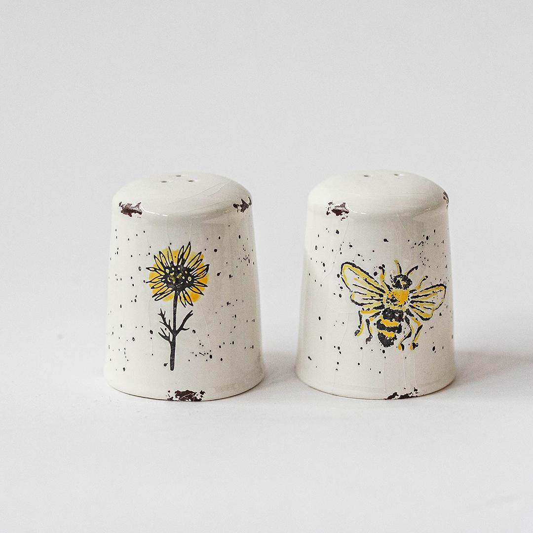 Bee And Sunflower Rustic Look Salt & Pepper Shaker