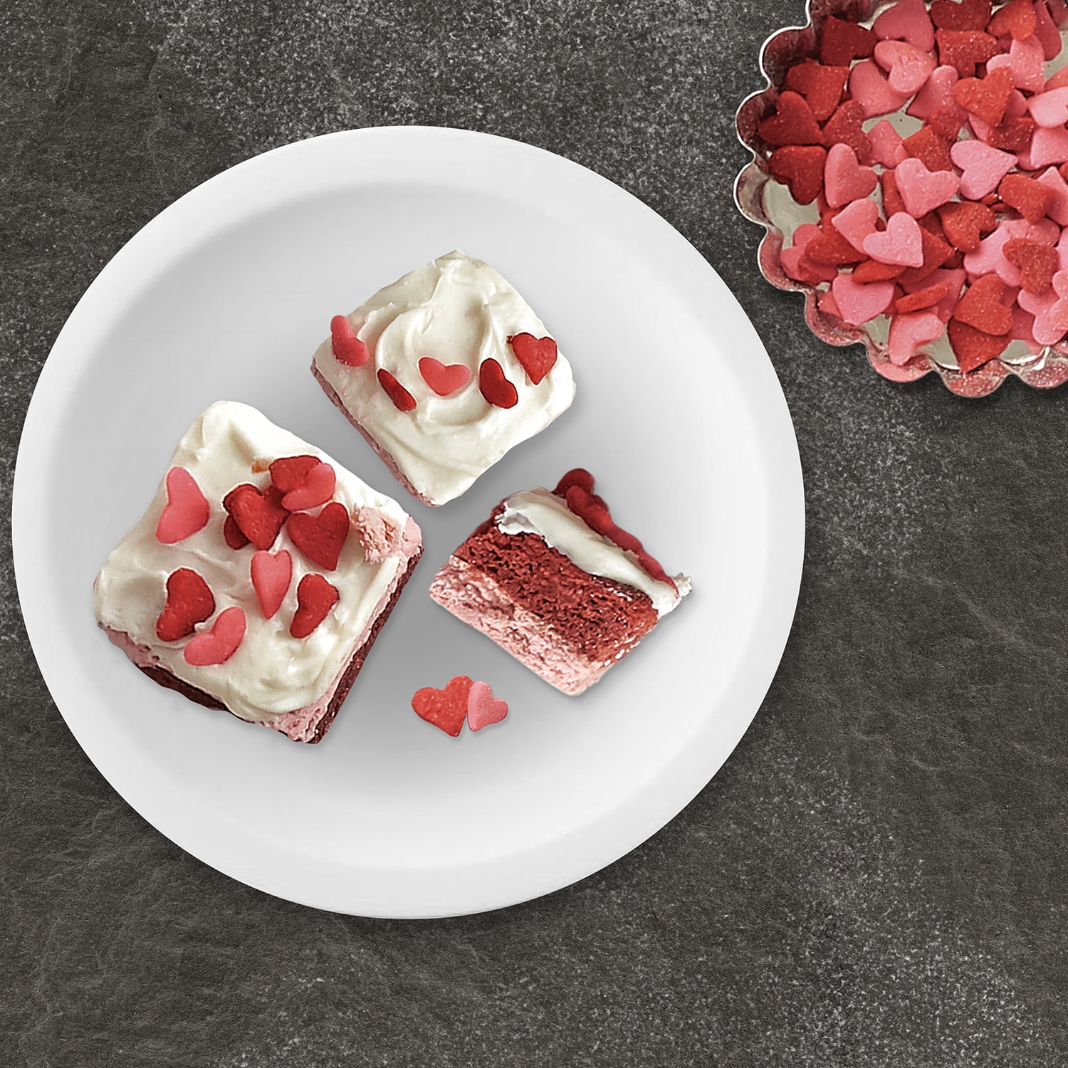 Easy-Bake Ultimate Oven Toy Refill Mix, Red Velvet and Strawberry Cakes Refill Mix