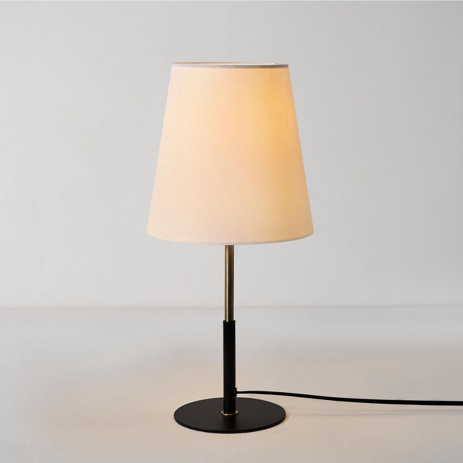 16" Matte Black Table Lamp with Brass Accents and White Linen Shade<br>