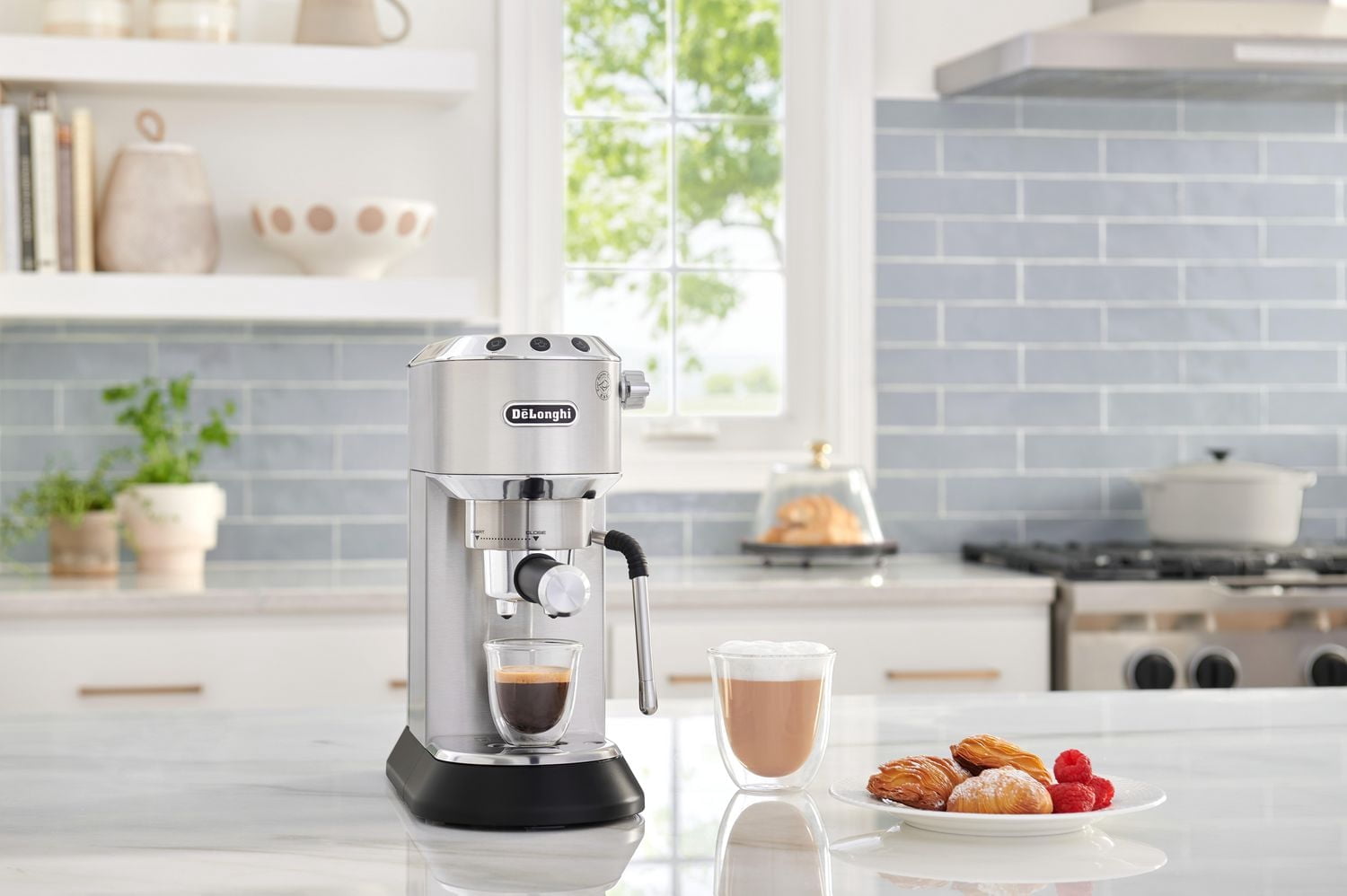 De'Longhi EC885M Dedica Arte Pump Espresso Machine, in stainless