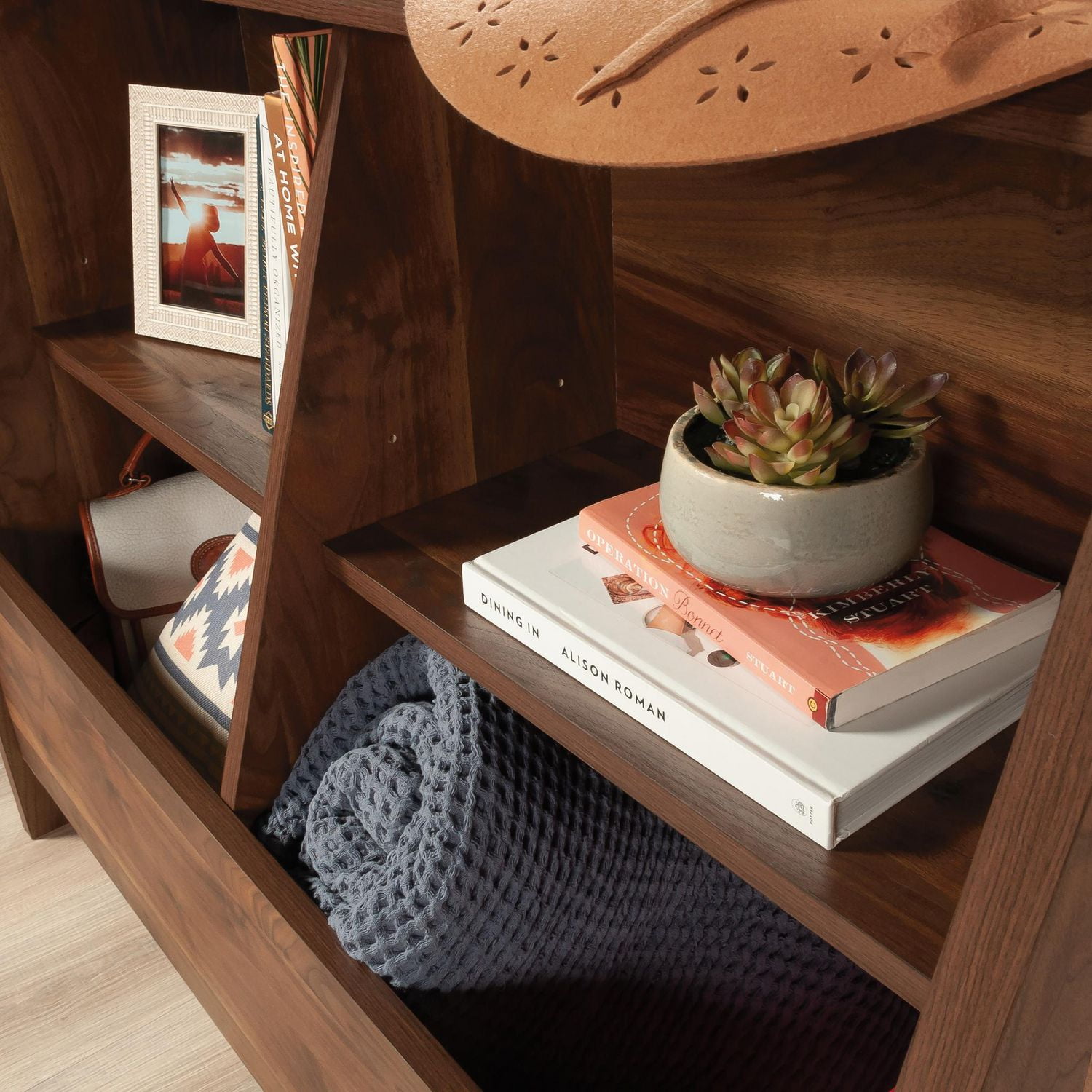 Sauder La Collection Willow Place Bibliothèque, Finition Grand Walnut, 433824