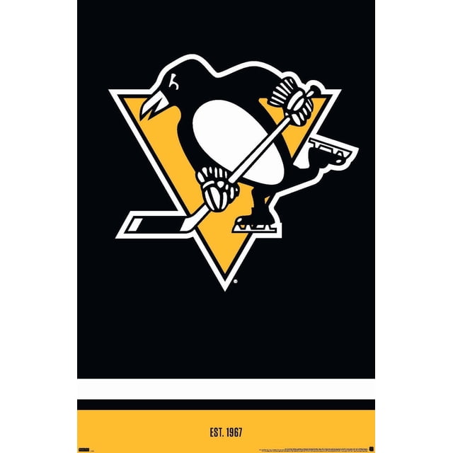 LNH Pittsburgh Penguins - Logo 21 Affiche Murale, 22,375 Po x 34 Po Montrant un Logo de Pingouins de Pittsburgh Centré avec un Pingouin Noir et Blanc Portant des Patins à Glace et Tenant un Bâton de hockey sur un Fond Triangulaire Jaune avec un Champ Noir et une Bordure Inférieure Jaune Indiquant EST. 1967, Imprimée sur Papier d'Affiche Lustré Idéale pour la Déco Murale de la Boutique de Fans LNH dans les Chambres, Bureaux Ou Dortoirs