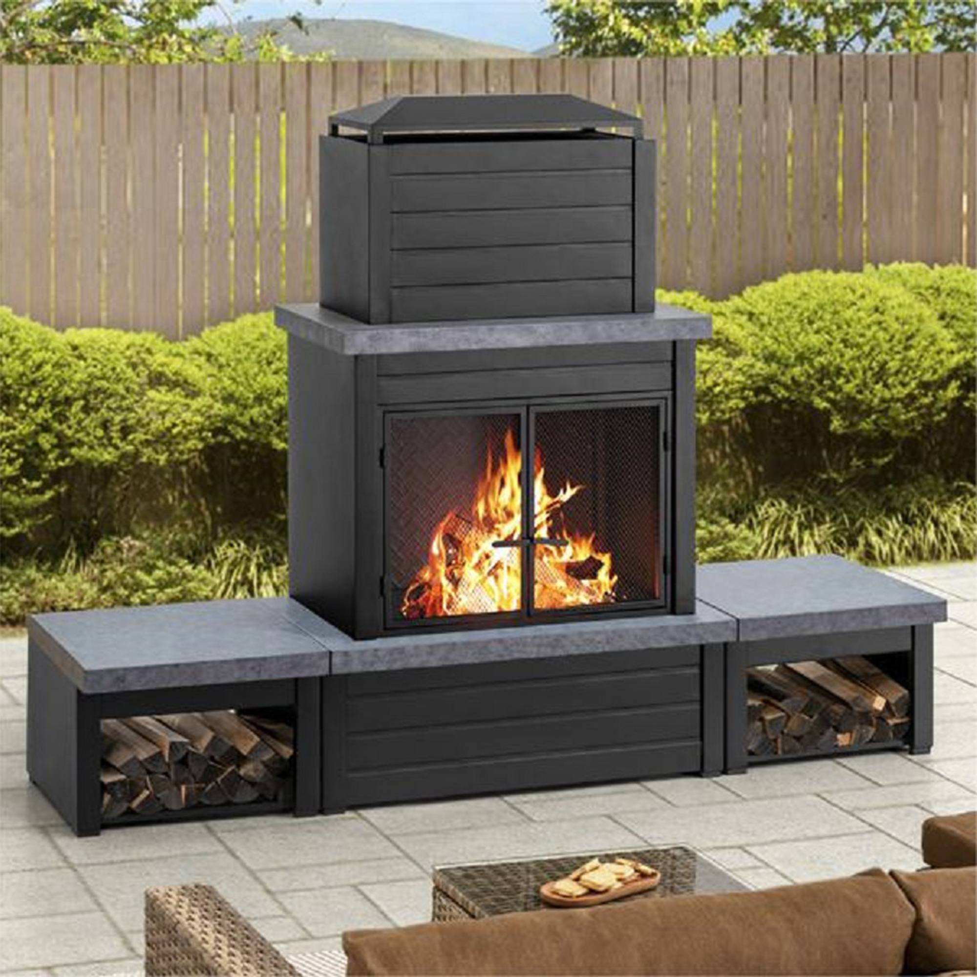 Sunjoy Cheminée Foyer à Bois Extérieur en Acier Noir Mat avec Conduit, Supports à Bûches, Outil de Foyer et Housse en PVC