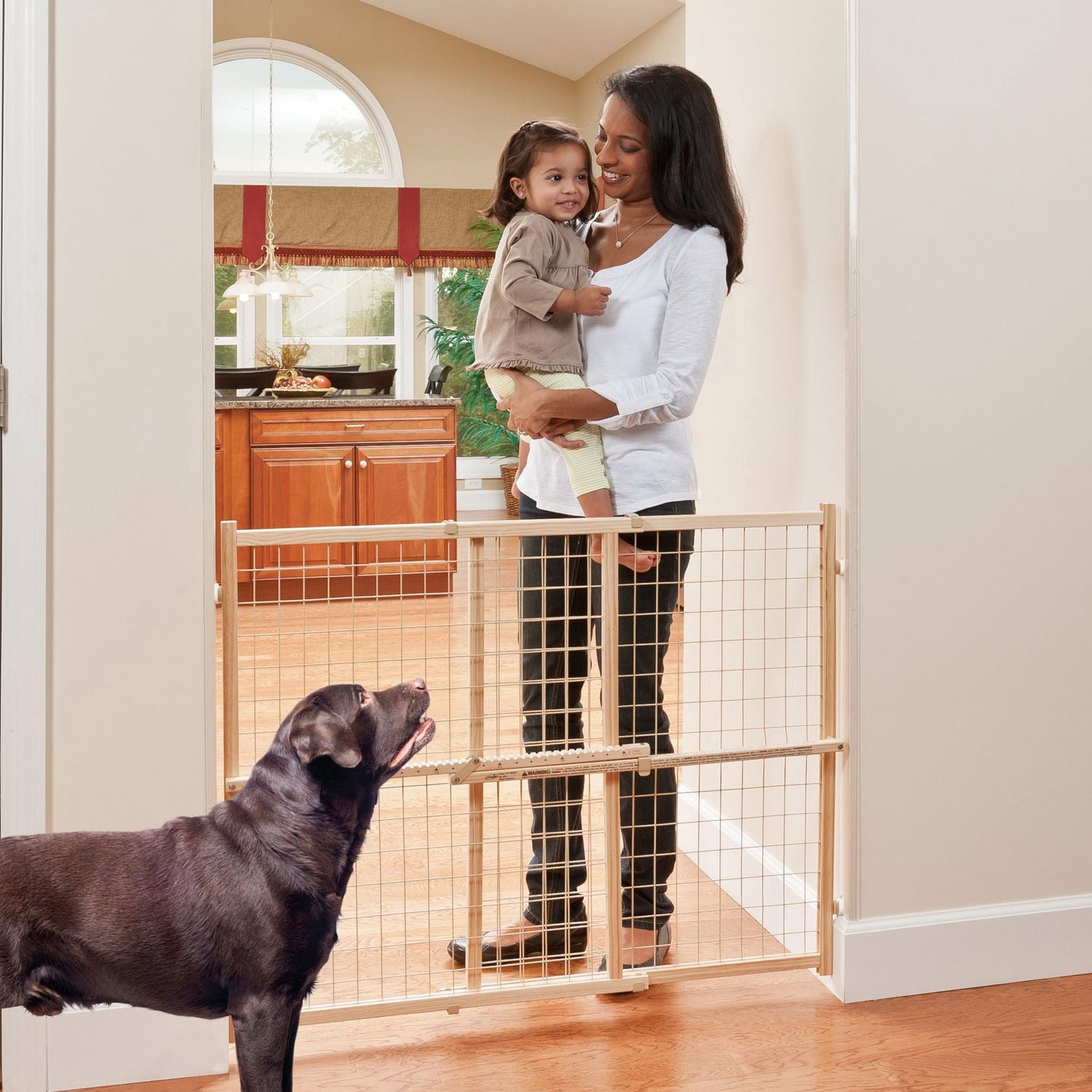 Barrière de sécurité réglable Evenflo Position & Lock pour bébé et animal de compagnie (31 à 50 pouces de large)