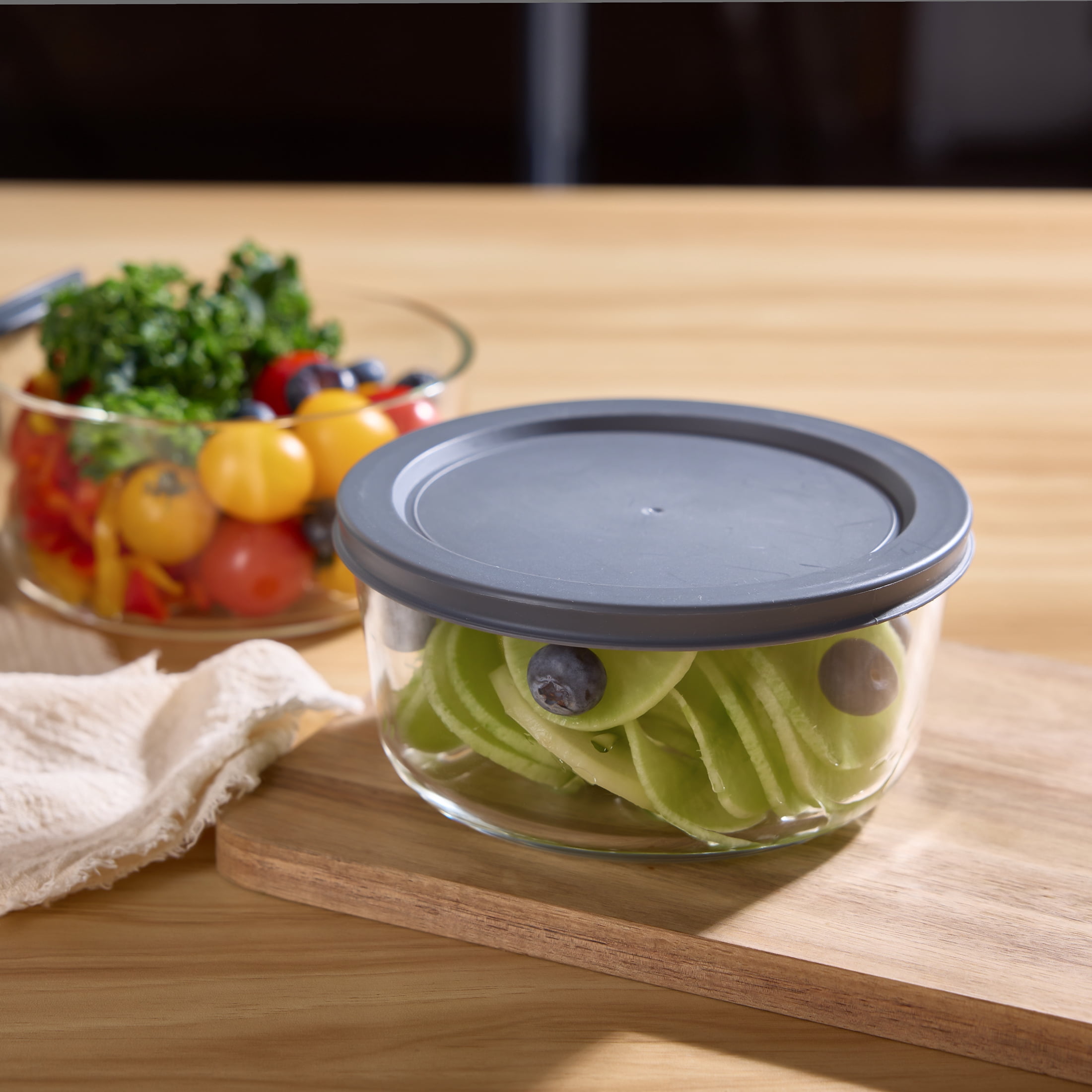 Mainstays Round Glass Food Storage Container with PE Lid 920ml