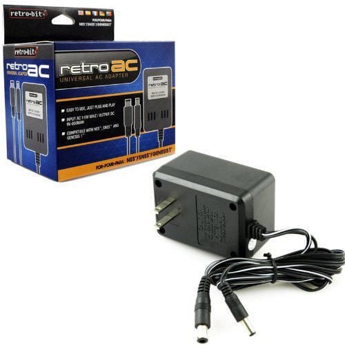 Retro-Bit Adaptateur C.a. Universel Rétroversal pour consoles NES, SNES et Genesis 1 avec une Brique d'Alimentation Rectangulaire Noire et un Cordon de 5 Pieds Se Terminant par un Connecteur en Baril, Montré aux Côtés de Sa Boîte Bleue et Noire Mettant en Valeur l'Utilisation plug-and-play et la Compatibilité avec les Systèmes de Jeu Rétro Classiques.