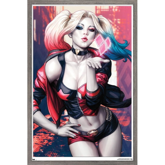 DC Comics - Harley Quinn - Affiche Murale Kiss, Affiche Encadrée 14,725 Pouces x 22,375 Pouces Montrant Harley Quinn dans une Veste Courte Rouge et Noire et des shorts avec une Boucle de Ceinture Étoile, Soufflant un Baiser avec des Formes de Losanges Roses Près de Sa Main, sur un Fond Urbain aux Tons Chauds, Convient à la Décoration Murale de Chambre Ou de Bureau.