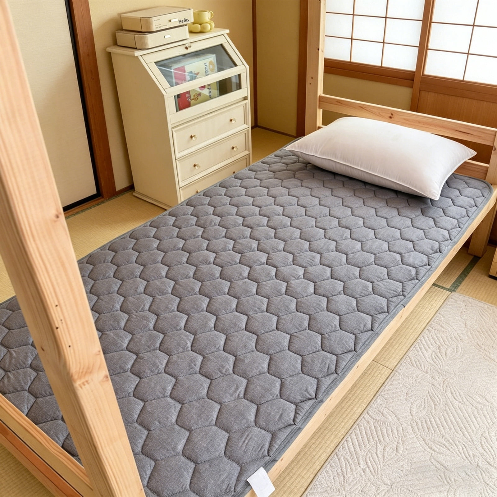 Mattress Protector Non Slip Thin Bed Pad Quilted Fitted Mattress Cover Washable Bed Topper Dorm Room Home Bedroom Guest Room Smooth Sleep Bedding Mattress Pad Twin Size Bedroom Mattress Pad Cover