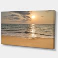 thumbnail image 3 of Design Art - Plage de Sable Tropical Foncé au Coucher du Soleil, 3 of 3