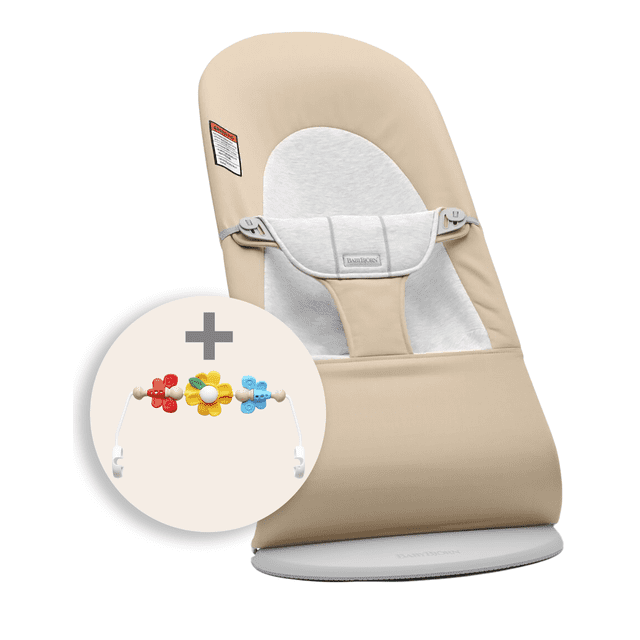 BabyBjorn Balançoire d'Équilibre Douce en beige et Gris avec Flying Friends Barre de Jouet. Équipement Ergonomique pour Bébé Conçu pour les Nouveau-Nés et les Tout-Petits jusqu'à 2 Ans, Soutien du Dos, du Cou et de la Tête. Offre un Mouvement de Bascule Naturel, Se Replie à Plat pour le Rangement, Conception portable et Tissu Lavable à la Machine.