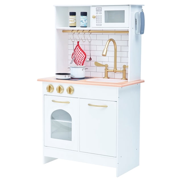 Teamson Kids Ensemble de Cuisine de Jeu en Bois au design Classique et compact Présentant une Finition Blanche avec accents Dorés. l'Ensemble de Jeu Comprend un Évier avec Poignées de Robinet Tournantes, une Cuisinière avec Trois Boutons Tournants et un Micro-Ondes. des Accessoires Tels Qu'une Casserole, une Poêle, une Spatule, une Louche, des Salières et Poivrières, un Manique Vichy Rouge et un Téléphone Sans Fil Sont Inclus. la Cuisine Comprend Aussi un Rangement Intégré avec Armoires et une Tablette, avec un Dosseret de Carreaux de Métro et un Comptoir en Bois Naturel.