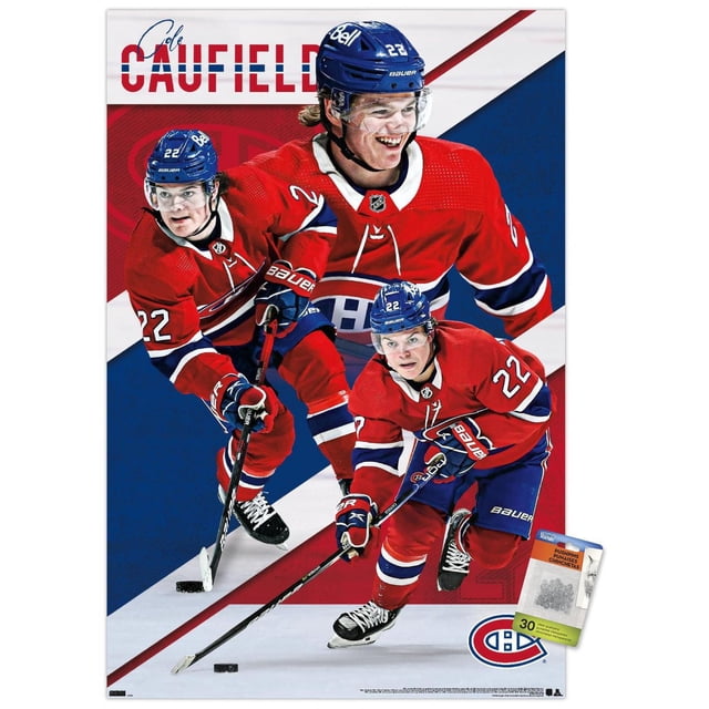 LNH Canadiens de Montréal - Affiche Murale Cole Caufield 22 Affichant Trois poses d'Action de Cole Caufield avec le Chandail Canadiens de Montréal Rouge à Rayures Bleues et Blanches, Portant le Casque Numéro 22, Patinant et Contrôlant un Bâton de hockey avec Rondelle sur un Fond Rouge, Blanc et Bleu Mettant en Vedette le logo des Canadiens et le Nom de Caufield.