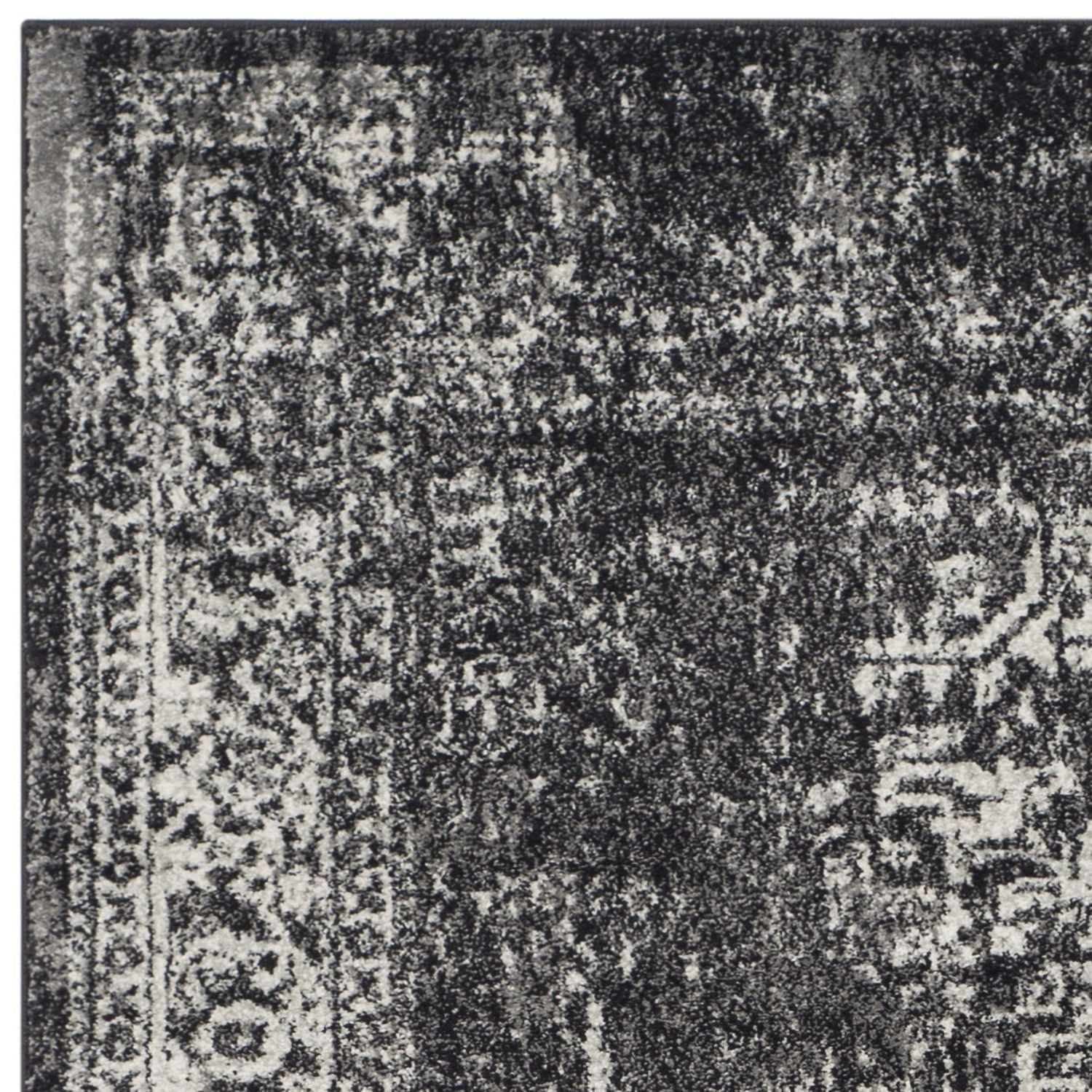 Safavieh Evoke Trena Traditional Area Rug