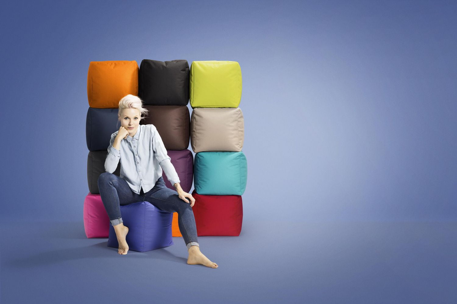Gouchee Home Cube Brava Bleu foncé – Pouf cube hydrofuge rempli de billes de polystyrène, léger et portable, pour salon ou dortoir