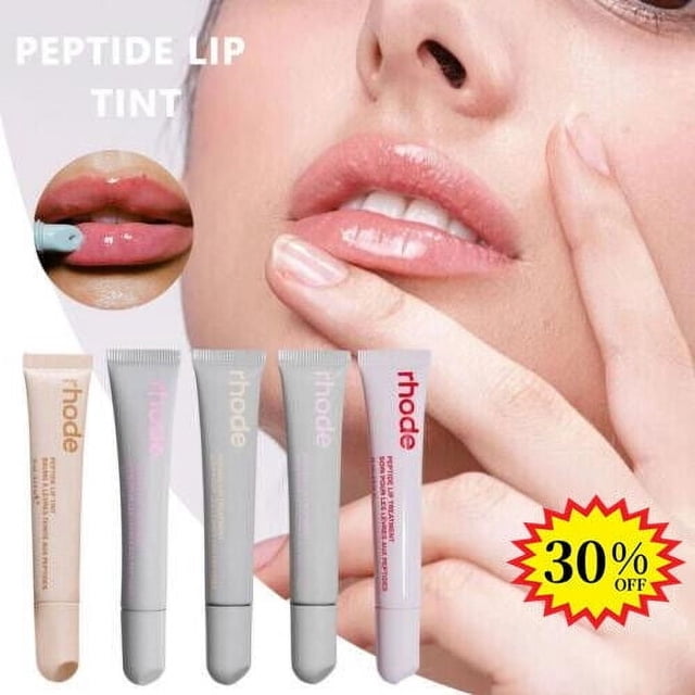 Rhσde Teinte à Lèvres Peptidique Cinnamon Roll Gloss Édition Limitée, un Brillant à Lèvres de 10 ml Conçu pour Hydrater et Teindre les Lèvres avec une Finition Couleur Transparente. l'Image Affiche Plusieurs tubes dans des Couleurs d'Emballage Variées, à Côté d'Un Gros Plan de Lèvres Brillantes et Hydratées. Comprend un badge Promotionnel à 30 % de Rabais.