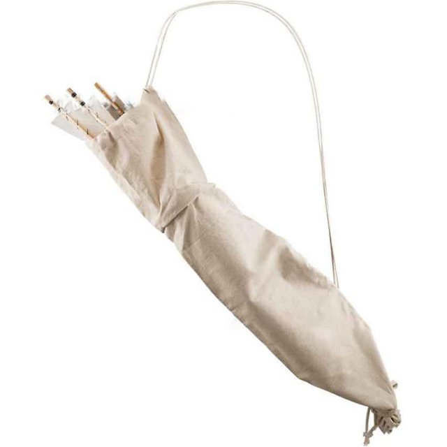 Medieval Retro Canvas Quiver With Laces, Strap-style Hand-woven Quiver, Portable Lightweight Bow And Arrow Storage Bag. The quiver features a beige canvas material with a drawstring closure at the bottom and an adjustable strap for easy carrying. Designed to hold 20 to 30 arrows, it includes individual slots for organized storage. Suitable for both left-handed and right-handed users, this quiver is ideal for archery, hunting, cosplay, and historical reenactments.