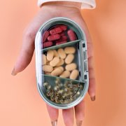 Vacemry Weekly Pill Organizer Box, MoistureProof Mini 3 Grids Portable Travel Container With Removable Individual Compartments For Vitamins Supplements Home Office Travel Storage